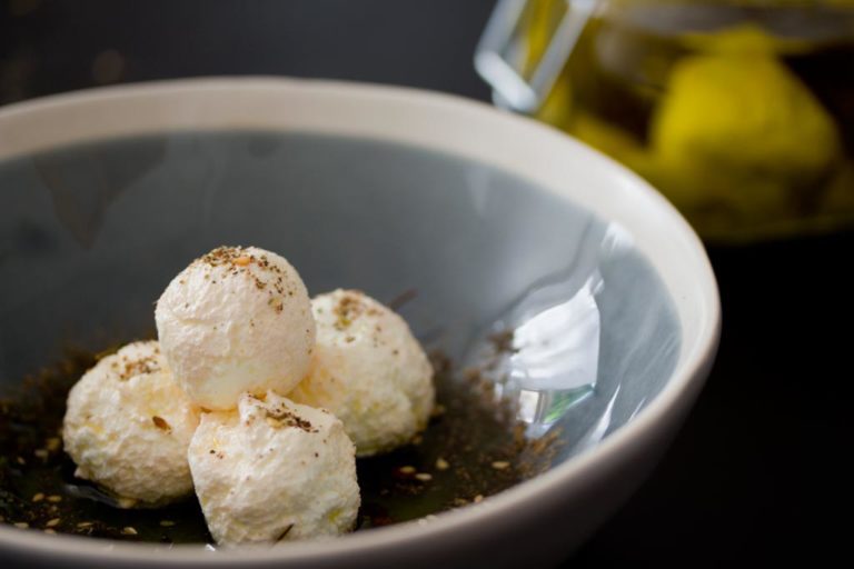 Boulettes de labneh – Boulettes de fromage frais mariné