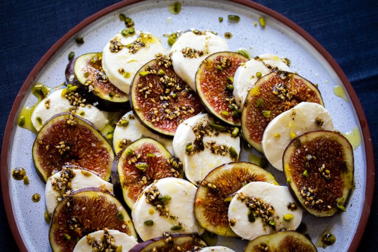 Figos Caprese com óleo de Za’atar