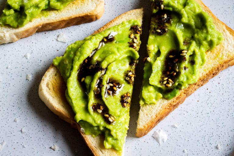 Tostada de aguacate con aceite de za’atar