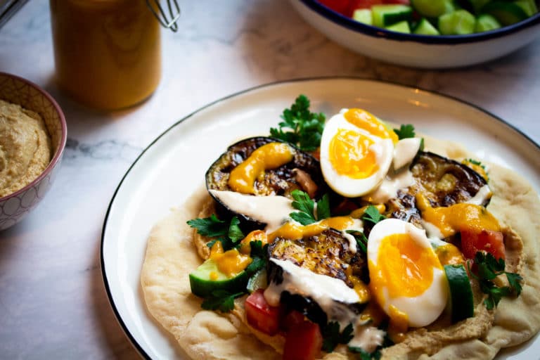 Sabich: pequeno-almoço alimentar de rua israelita