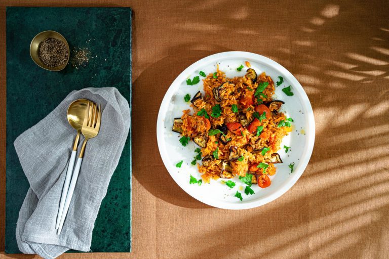 Arroz de tomate com beringela assada